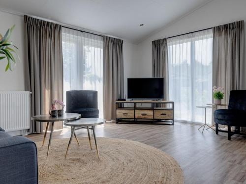 Chalet by Pond in Eindhoven Holiday Park