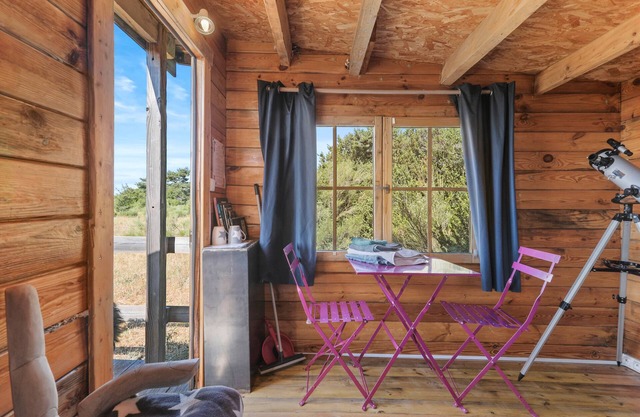 Chalet 'Cabane Aux Étoiles' with Mountain View, Private Terrace and Shared Garden