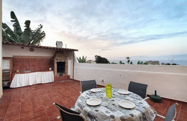 Chalet "Casa Barreto" with Sea View, 3 Private Terraces & Wi-Fi