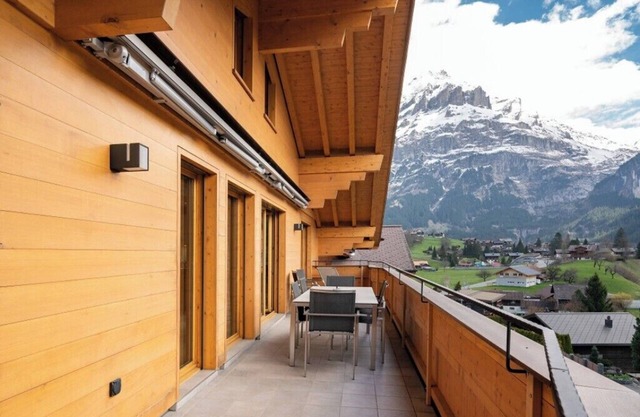 Chalet Columba, Four Bedroom duplex Apartment in Grindelwald with Mountain View