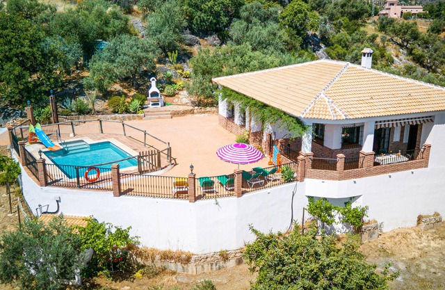 Chalet "El Mirador Del Abuelo" with Private Pool, 2 Terraces & Wi-Fi