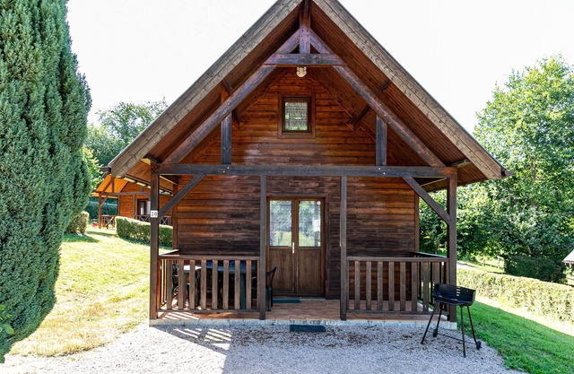 chalet-gîte 6 pers. Normandy Heated swimming pool from mid-May to September