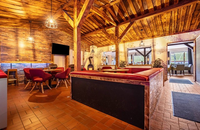 Chalet 'Hillside Nature' with Private Terrace, Balcony and Wi-Fi