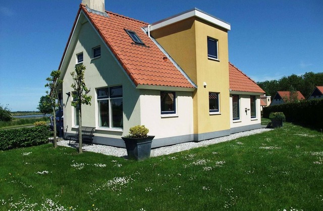 Chalet in Bergumermeer by the Marina