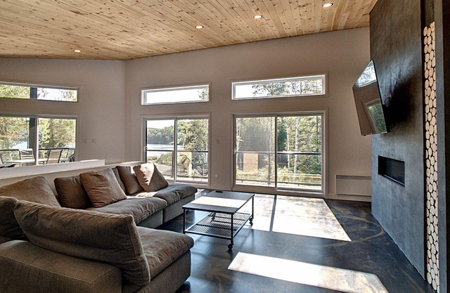 Chalet La Baie et la Bête on Lac-Long