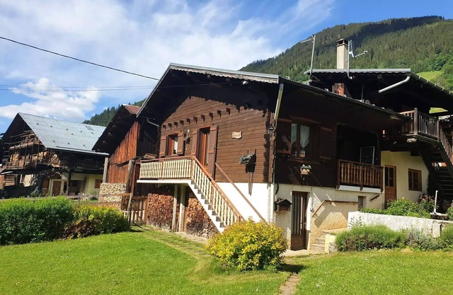 Chalet Le Benetton - Charming apartment in the heart of the village of Arêches - Ideal for 4 people