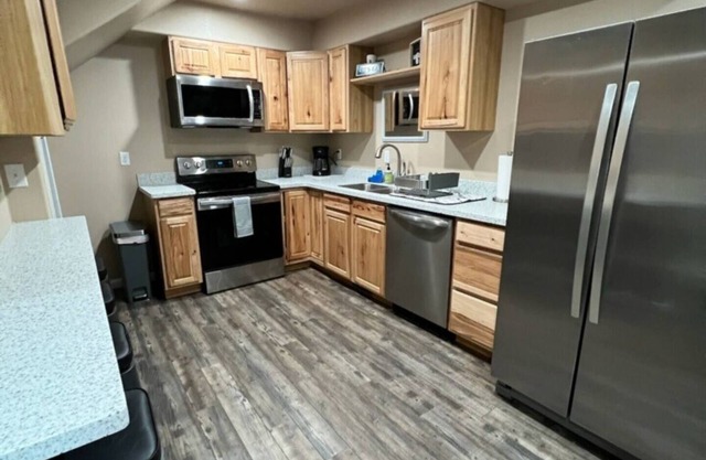 Chalet style apartment Centrally Located in Wasilla