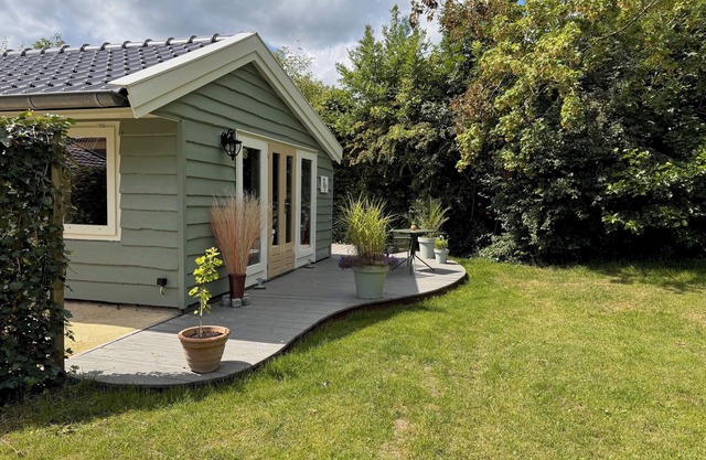 Chalet with privacy and garden near Leeuwarden