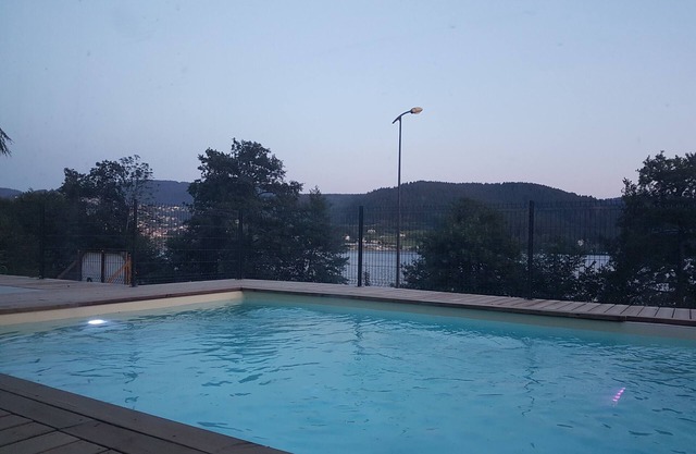 ChaletBlancneige Swimming poolsHeated 30° spa sauna ski simulator billiards26pers
