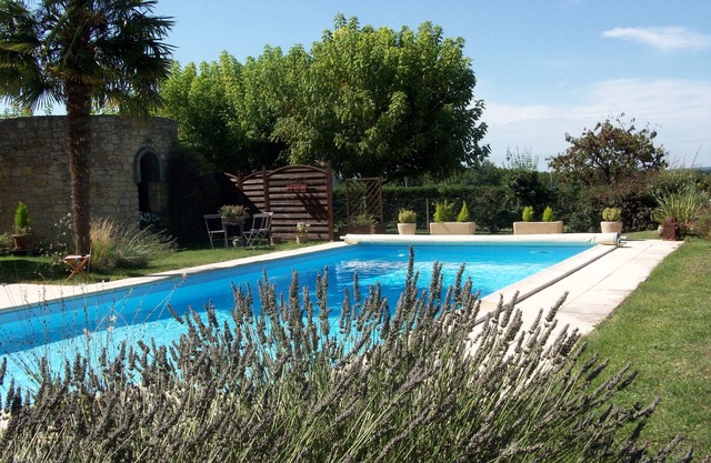 Chambre d'hôtes Les Lavandes available for 3 consecutive nights only