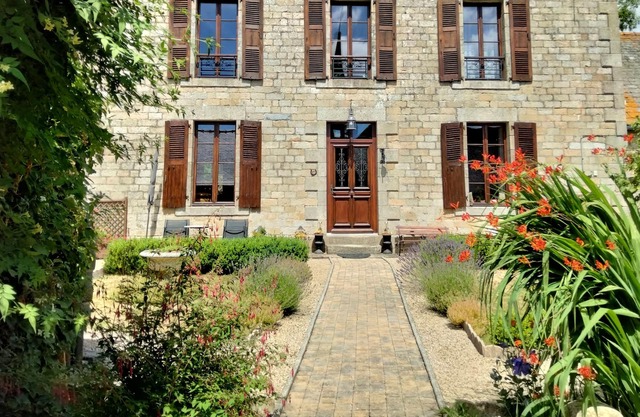 Chambre D'hote in Old Presbytery in heart of Brittany