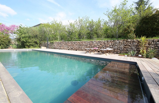 Character farmhouse with large swimming pool