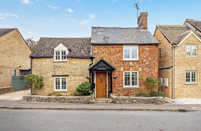Characterful Cotswold cottage with separate annexe - Rose Cottage