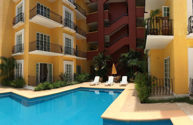 Charm condo 5 min from the beach! 2-bedroom condo with balconies.
