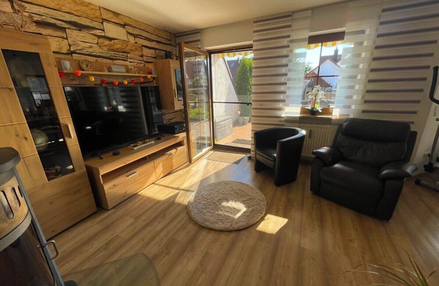 Charmante Doppelhaushälfte mit privater Sauna in ruhiger Lage