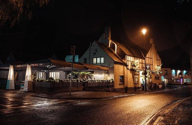 Charming 1-bed Loft in Caerleon
