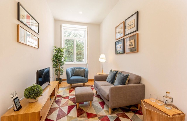 Charming 1-Bedroom Apartment in Oporto