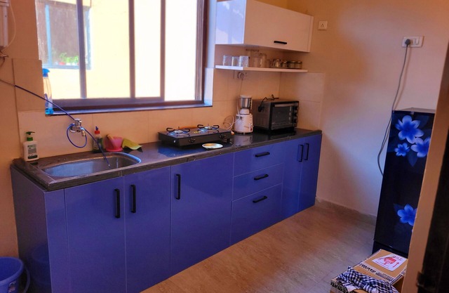 Charming 1-bedroom apartment with WiFi, AC in vibrant Goa