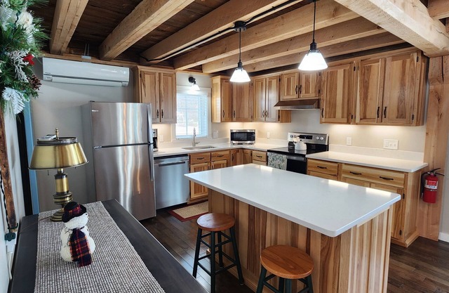 Charming 1-bedroom cottage in the heart of Contoocook Village