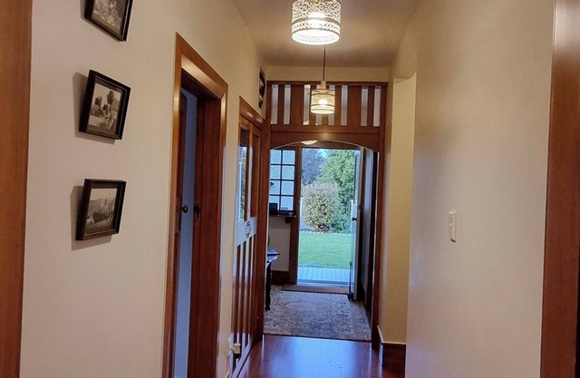 Charming 1920's character filled Bungalow! Modern twist.nMinutes to town