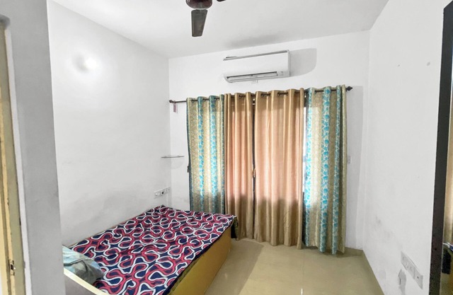 Charming 1BHK with Pool & Easy Access to Local Attractions