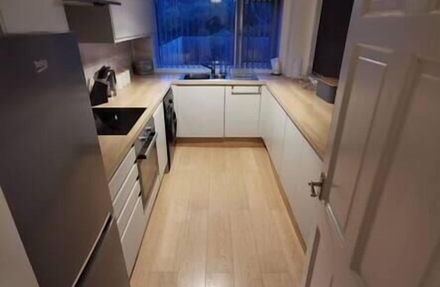 Charming 2-Bed House in Swansea