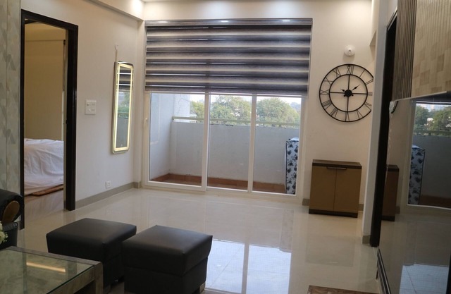 Charming 2-bedroom, 2-bathroom spacious apartment nestled near "Taj Mahal"