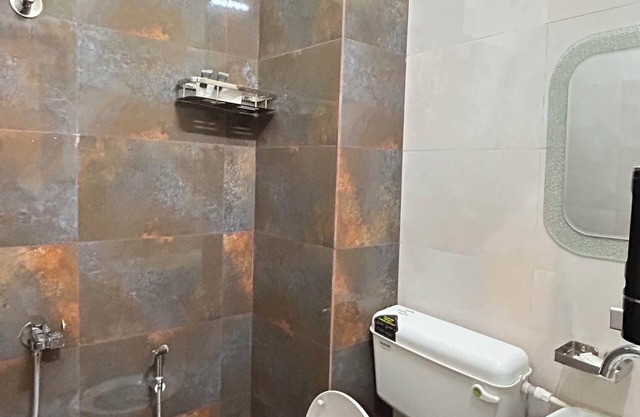 Charming 2-bedroom apartment in Varanasi with WiFi and AC