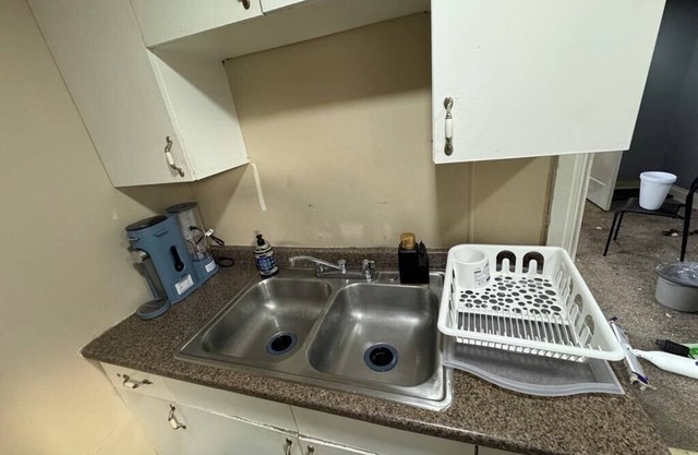 Charming 2-bedroom apartment with AC, WiFi in York