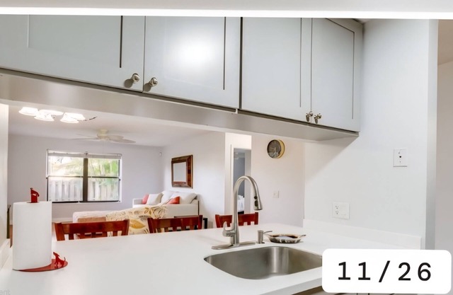 Charming 2-bedroom condo with AC, WiFi in quaint Stuart