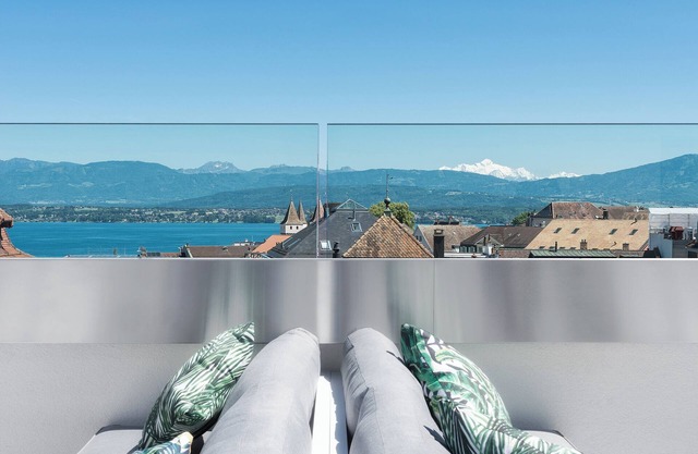 Charming 2-bedroom hotel in marvelous Nyon with fitness room, WiFi