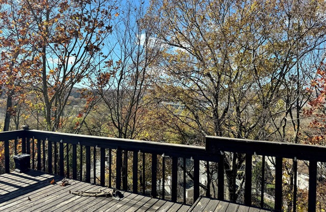 Charming 2-bedroom house with WiFi, AC in delightful Derby