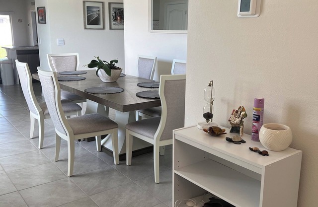 Charming 2-bedroom in a beautiful house in Kissimmee with WiFi and AC