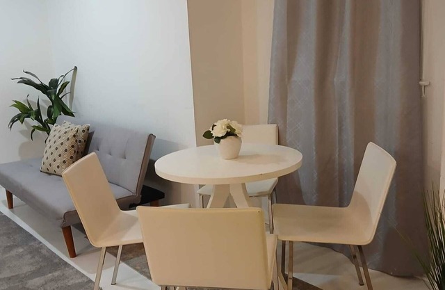 Charming 2-bedroom apartment i close to NYC, sleeps 7, w wify, parking , kitchen