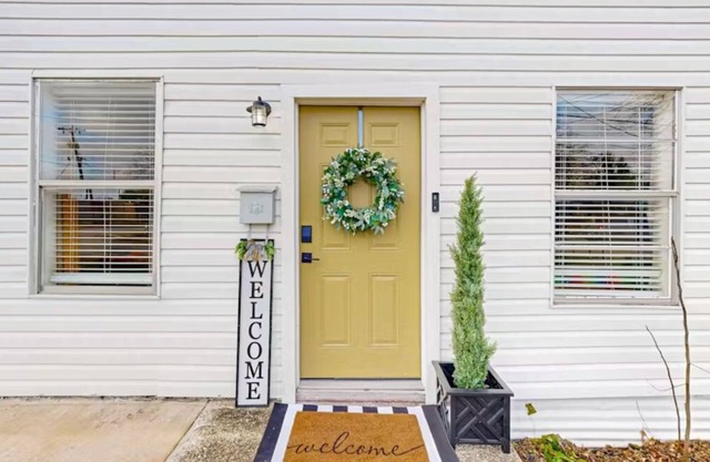 Charming 2BR Retreat w/Private Yard – Walk to Botanical Gardens & Near Fort Sam