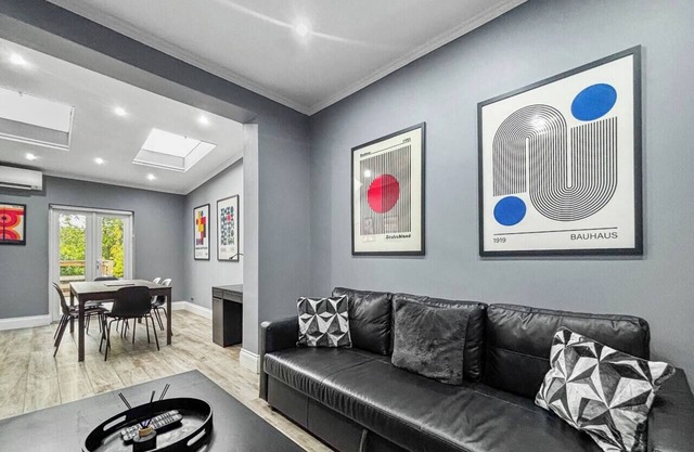 Charming 2BR with a huge Garden