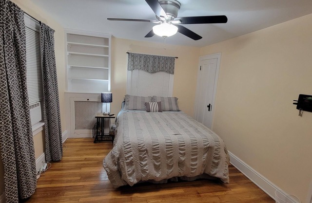 Charming 3-bdrm in Quiet, Convenient Location