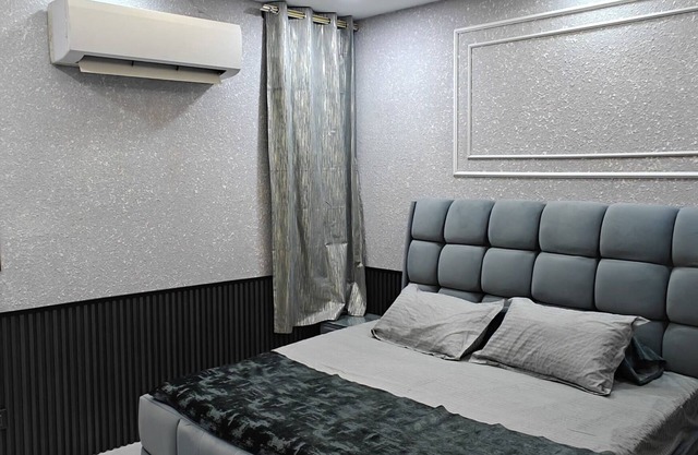 Charming 3-bedroom house with AC in New Delhi central 3bhknhome.away home.