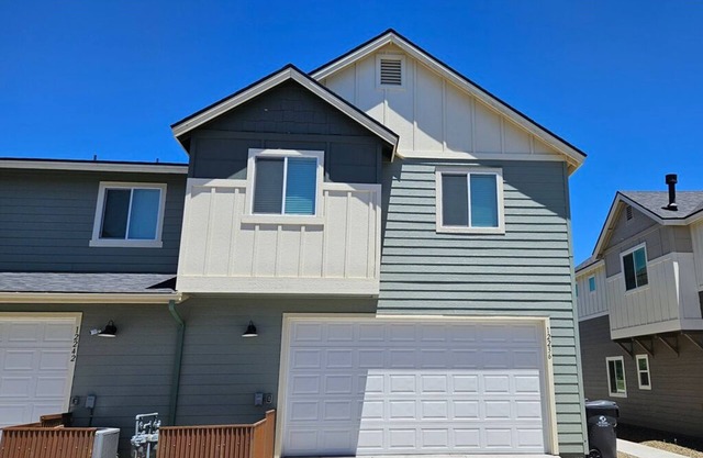 Charming 3-bedroom house with WiFi and a scenic forest view in Belmont
