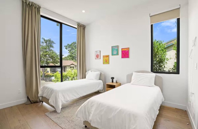 Charming 3-bedroom house in wonderful Los Angeles with WiFi, AC