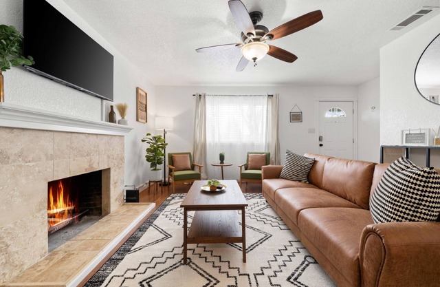 Charming 3BR/2BA w/Style, Adventure & Convenience