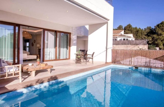 Charming 4-Bed House in Javea - Montgo Park