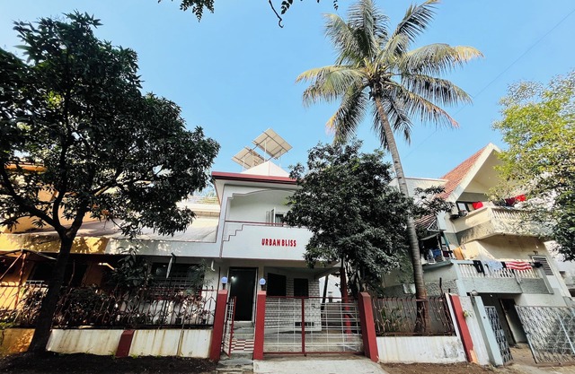 Charming 4-bedroom bungalow with WiFi and AC in delightful Nashik