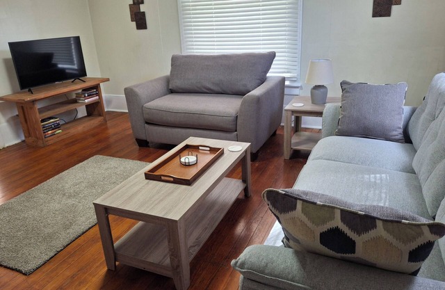 Charming 4BR Historic Home near Downtown & Duke, Spacious & Stylish