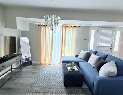 Charming 5BD 2BA with spacious yard near O'hare