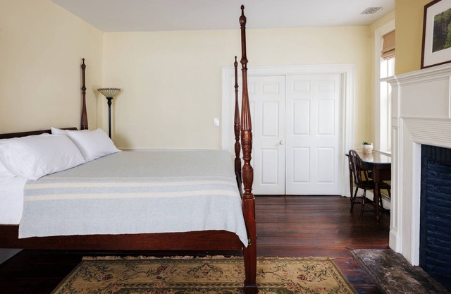 Charming 6-bedroom Farmhouse estate in Upstate New York