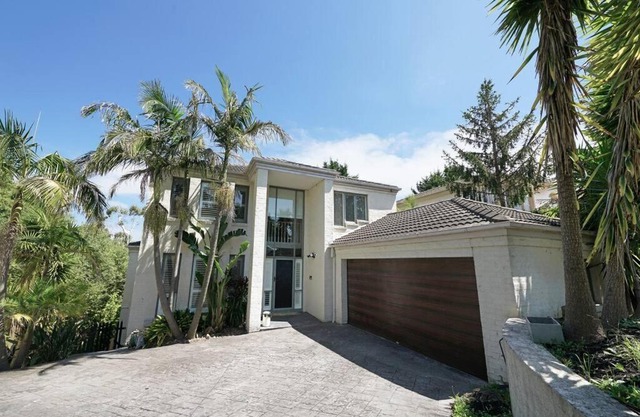 Charming 6 BRM Villa in Melbourne Mullum Mullum Precinct