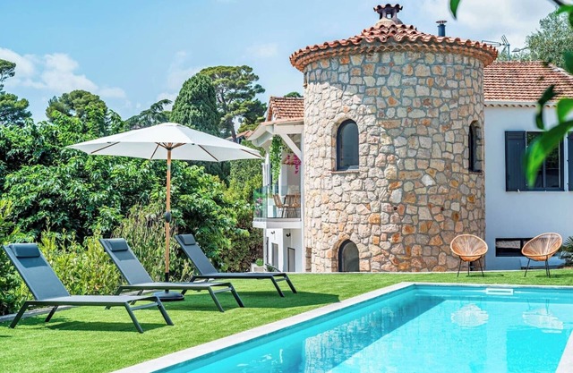 Charming AC Villa in Cannes with Pool & Garden, 7 Min from Beaches