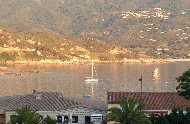 Charming air-conditioned apartment with sea view terrace
