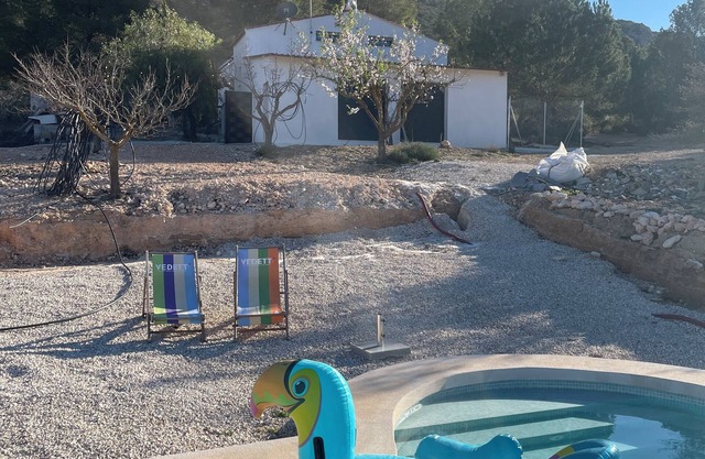 Charming and cozy country house in Caudete with amazing swimming pool.